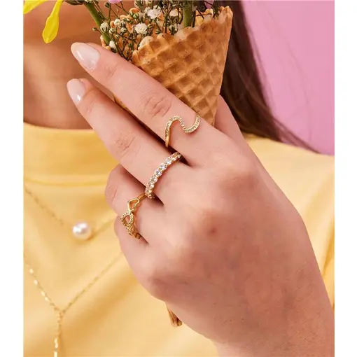 ANEL ARO LISO FRENTE ONDULADO CRAVEJADO CENTRI 3 ZIRCÔNIA CRISTA