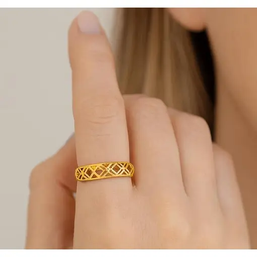 ANEL ARO LISO VAZADO EM TRIANGULOS 5MM | BANHADO EM OURO 18K