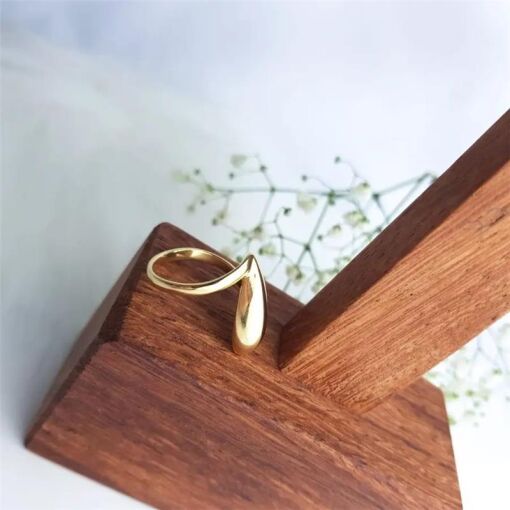 ANEL DETALHE EM GOTA 2,3CM DOURADO LISO