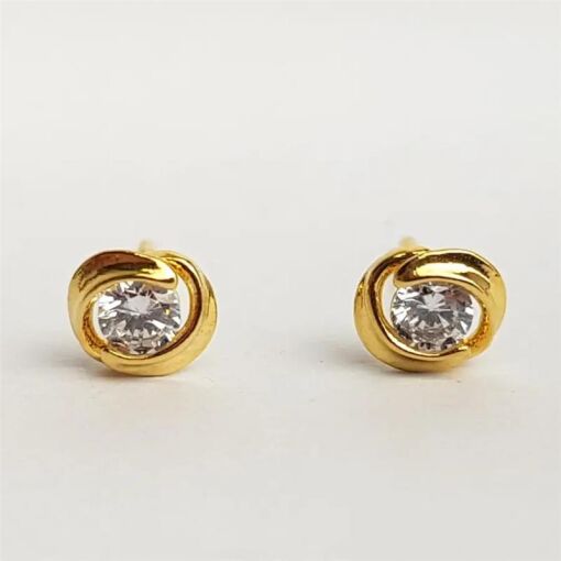 BRINCO DE FLOR LISO COM PONTO DE LUZ|5MM|BANHADO  EM OURO 18K