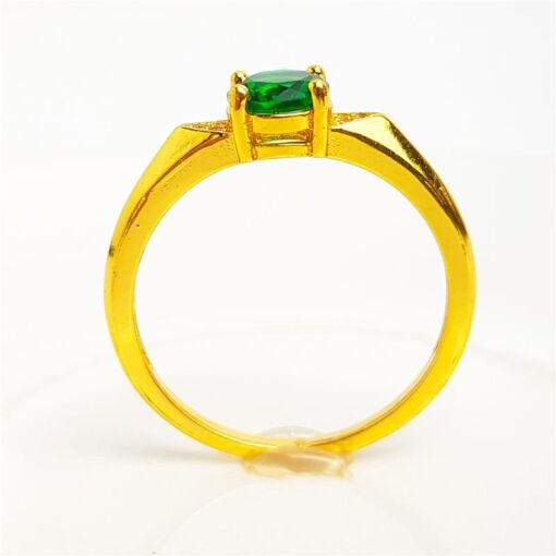 ANEL ARO LISO PEDRA VERDE ESMERALDA LATERAL CRAVEJADA| BANHADO E