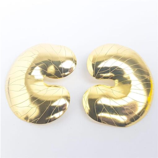 BRINCO 4,8CM EM ´´U´´ COM LINHAS DESENHADAS | BANHADO EM OURO 18