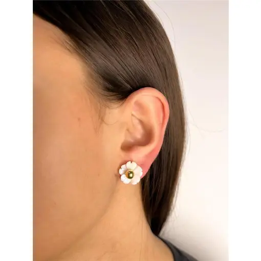 BRINCO FLOR RESINA BRANCA CENTRO EM ESFERA 5MM  LISA | BANHADO E