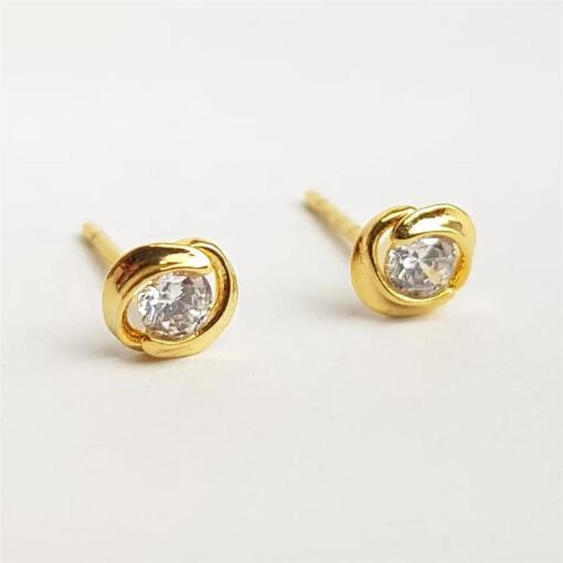 BRINCO DE FLOR LISO COM PONTO DE LUZ|5MM|BANHADO  EM OURO 18K