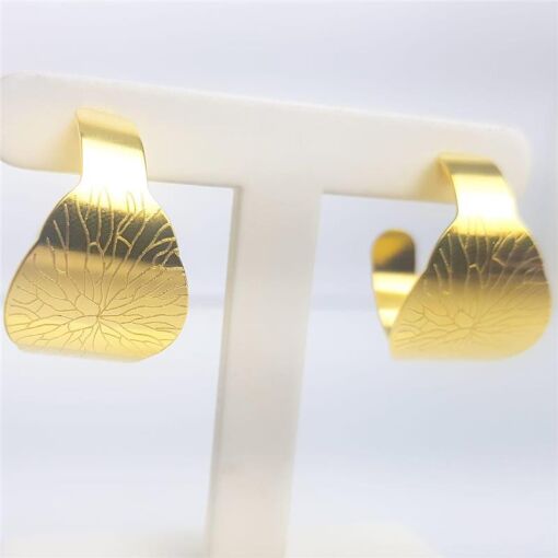 MEIA ARGOLA 2,6CM MEIO ARO OVAL DETALHES EM RAÍZES CONTÍNUAS | B