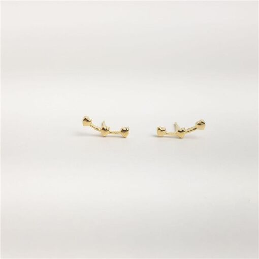 BRINCO LISO COM 3 MINI CORAÇÕES CHAPA LISA | BANHADO EM OURO 18K
