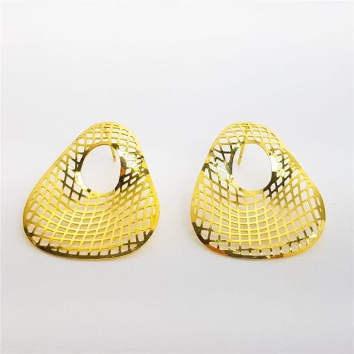 BRINCO OVAL COM DETALHES EM QUADRADOS VAZADOS/3,5CM/BANHADO EM O
