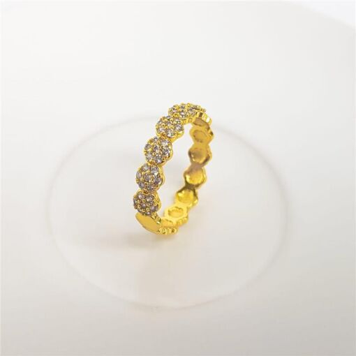 ANEL ARO EM FORMATO HEXAGONAL FRENTE CRAVEJADO | BANHADO EM OURO