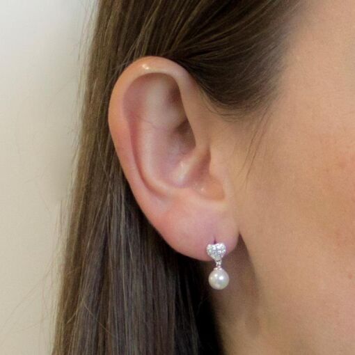 BRINCO PRATA 92,5 CORAÇÃO EM PAVE, COM PEROLA