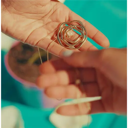 COLAR BANHADO OURO 18K-  DRUSA BRANCA PEROLIZADA