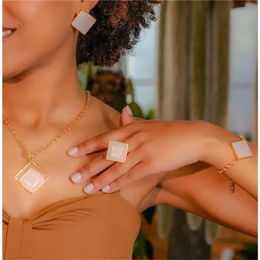 COLAR  BANHADO OURO 18K -  QUARTZO ARAGONITA PEROLIZADA