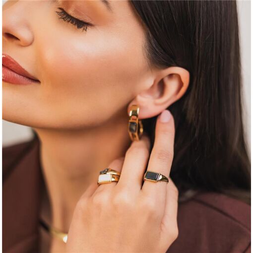 BRINCO BANHADO OURO 18K- OBSIDIANA NEGRA PEROLIZADA