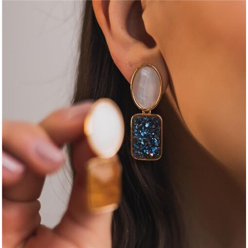 BRINCO BANHADO OURO 18K -  MADRE PÉROLA / DRUSA AZUL