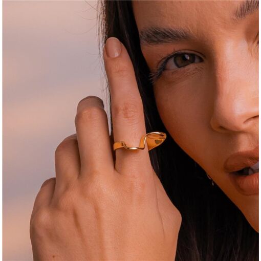 ANEL ORGÂNICO BANHADO OURO 18K - METAL DOURADO