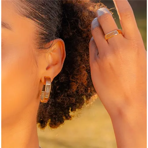 ANEL BANHADO OURO 18K - METAL DOURADO