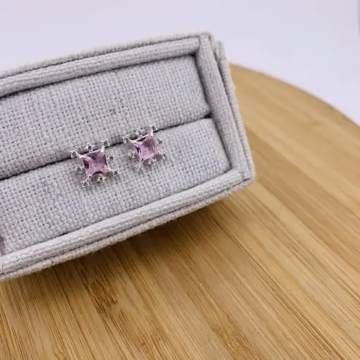 Brinco Quadrado com Zircônias em Prata