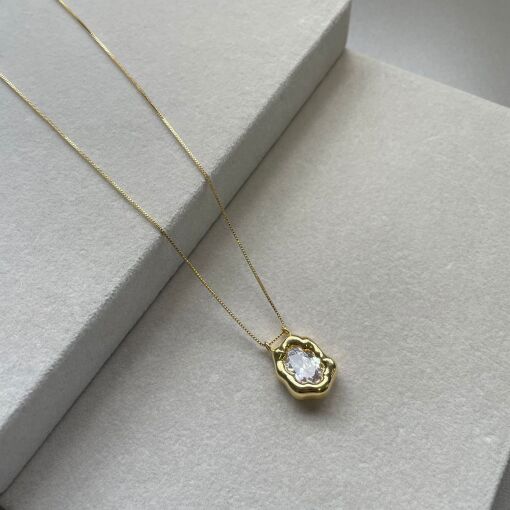 COLAR CRISTAL ORGÂNICO
