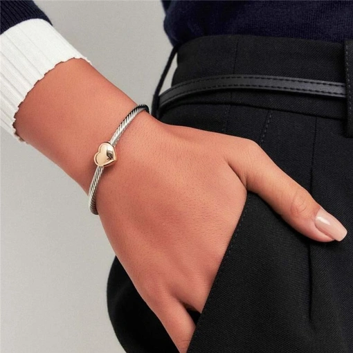 BRACELETE PRATA TRANÇADO COM CORAÇÃO DOURADO