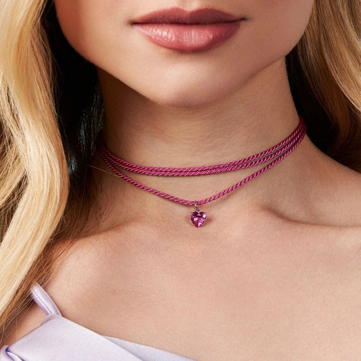 COLAR EM FIO TRANÇADO COM CRISTAL ROSA