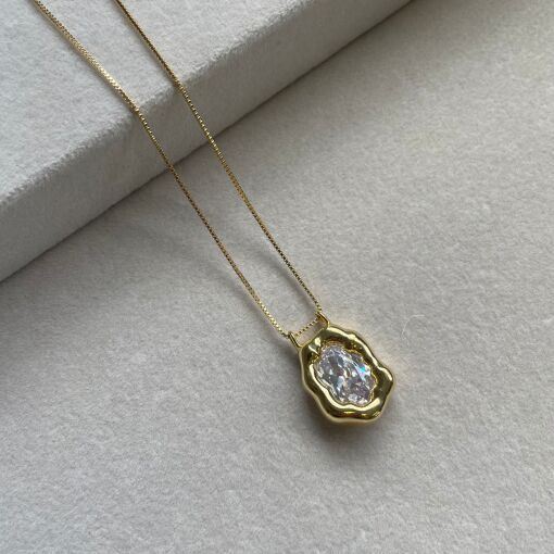 COLAR CRISTAL ORGÂNICO