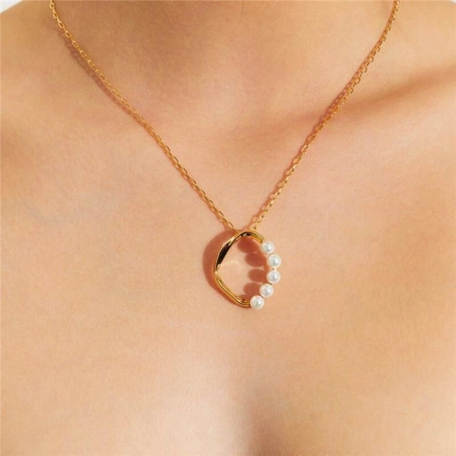 COLAR COM PINGENTE OVAL E PÉROLA SHELL