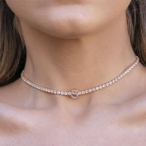 COLAR CHOKER RIVIERA CRISTAL COM LETRA CRAVEJADA