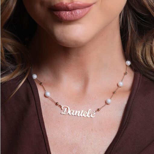 COLAR PERSONALIZADO NOME LISO FIXO EM CORRENTE PÉROLAS E ESFERAS