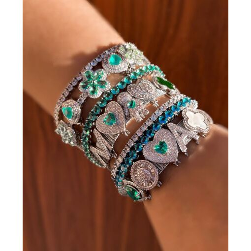 CHARM CORAÇÃO CRAVEJADO COM CRISTAL TURMALINA BANHADO A RÓDIO