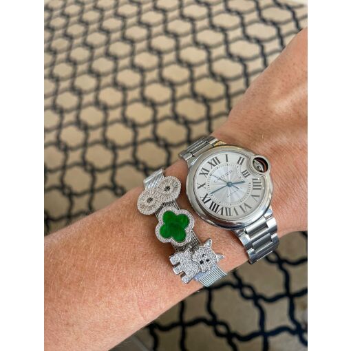 CHARM TREVO CRISTAL VERDE E ZIRCÔNIAS BANHADO A RÓDIO