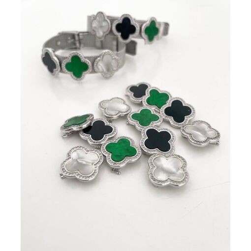 CHARM TREVO ONIX COM ZIRCÔNIAS BANHADO A RÓDIO