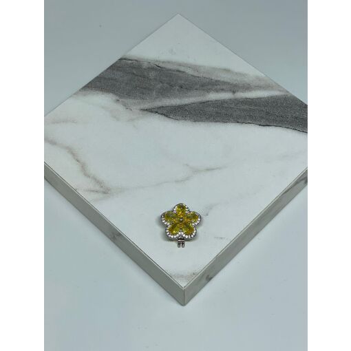 CHARM FLOR COM CRISTAIS AMARELO E ZIRCÔNIAS