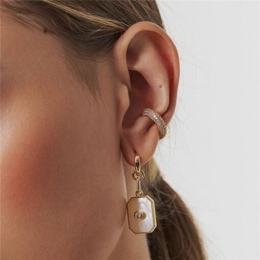 PIERCING DE ORELHA CRAVEJADO BANHADO A OURO