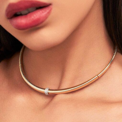 CHOKER MALEÁVEL TEXTURIZADA BANHADO A OURO E A RÓDIO COM ZIRCÔNI