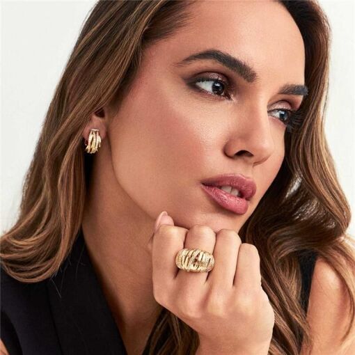 ANEL TRANÇADO VAZADO COM ZIRCÔNIAS