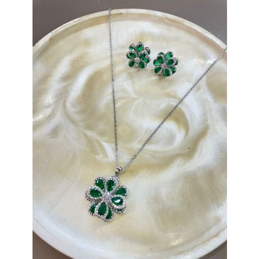 Conjunto Pétalas de Zircônias Banhado em Ródio Branco