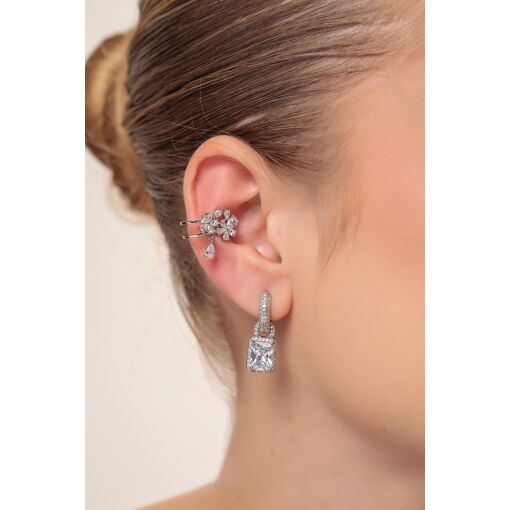 Piercing Fake Flower com Pêndulo em Gota Cravejado com Zircônias