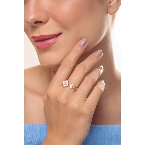 Anel Daisy com Esmaltação White com Pérola Shell - AJUSTÁVEL
