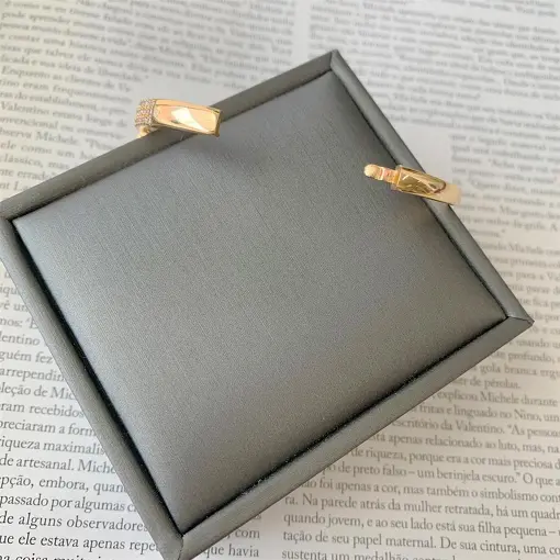 BRACELETE H CRAVEJADO INSPIRED