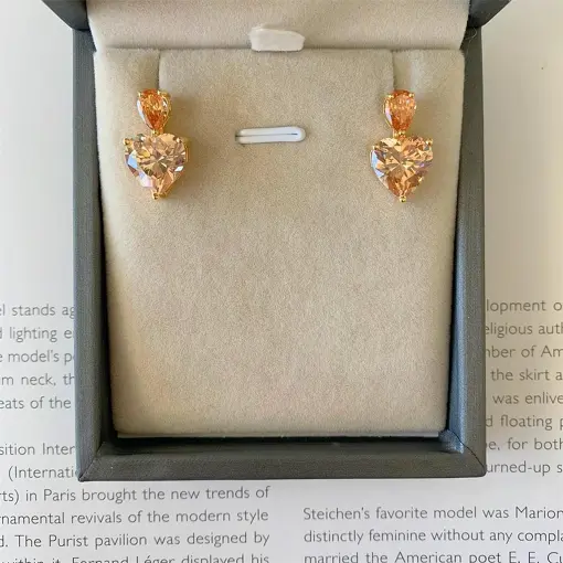 BRINCO GOTA E CORAÇÃO TRIP