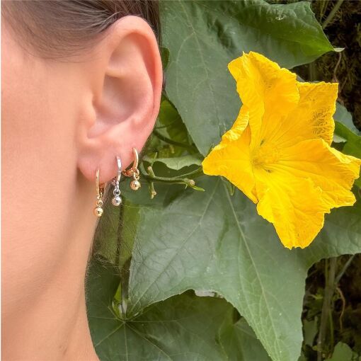 BRINCO MINI ARGOLA ESFERA SINTONIA