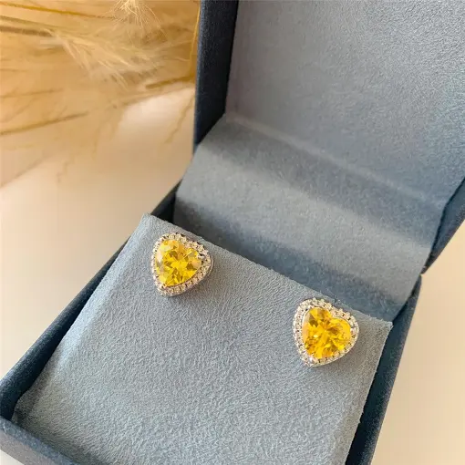 BRINCO CORAÇÃO CRAVEJADO BN RENOVO