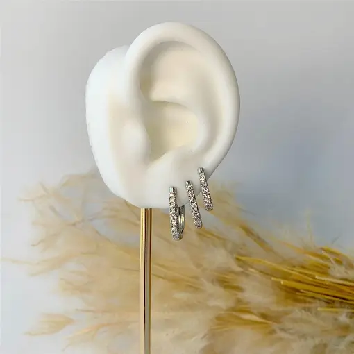 TRIO  ARGOLA OVAL CRAVEJADO HOOP EARRINGS