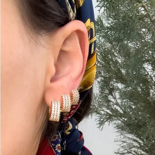 BRINCO TRIO ARGOLAS SALPICADAS CRAVEJADO HOOP EARRINGS