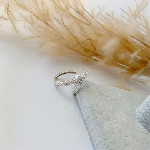 BRINCO ARGOLA CRAVEJADO 3MM (0.1CT*) MOISSANITE