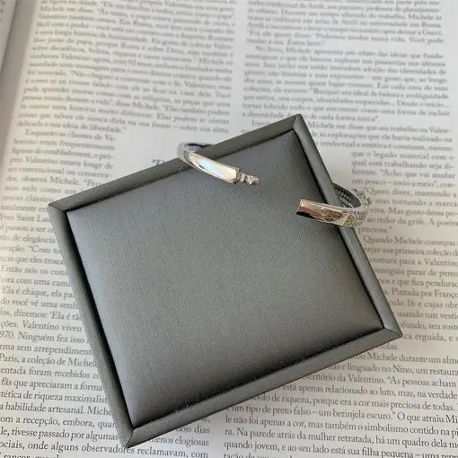 BRACELETE H CRAVEJADO INSPIRED