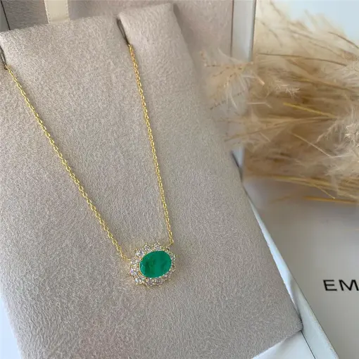 COLAR OVAL PRINCESS DEITADO BN FUSION RENOVO