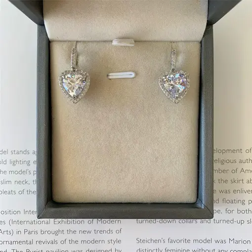 BRINCO CORAÇÃO CRAVEJADO DE ENCAIXE BN SENSE OF SPRING