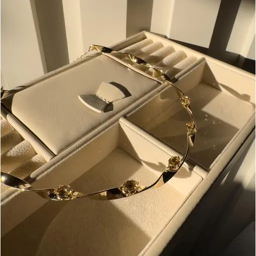 CHOKER ARO TORCIDO OVAL SOLAR