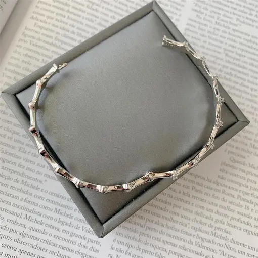 BRACELETE DETALHES CRAVEJADO SOLAR