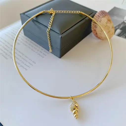 CHOKER ARO PINGENTE CONCHA MARESIAS